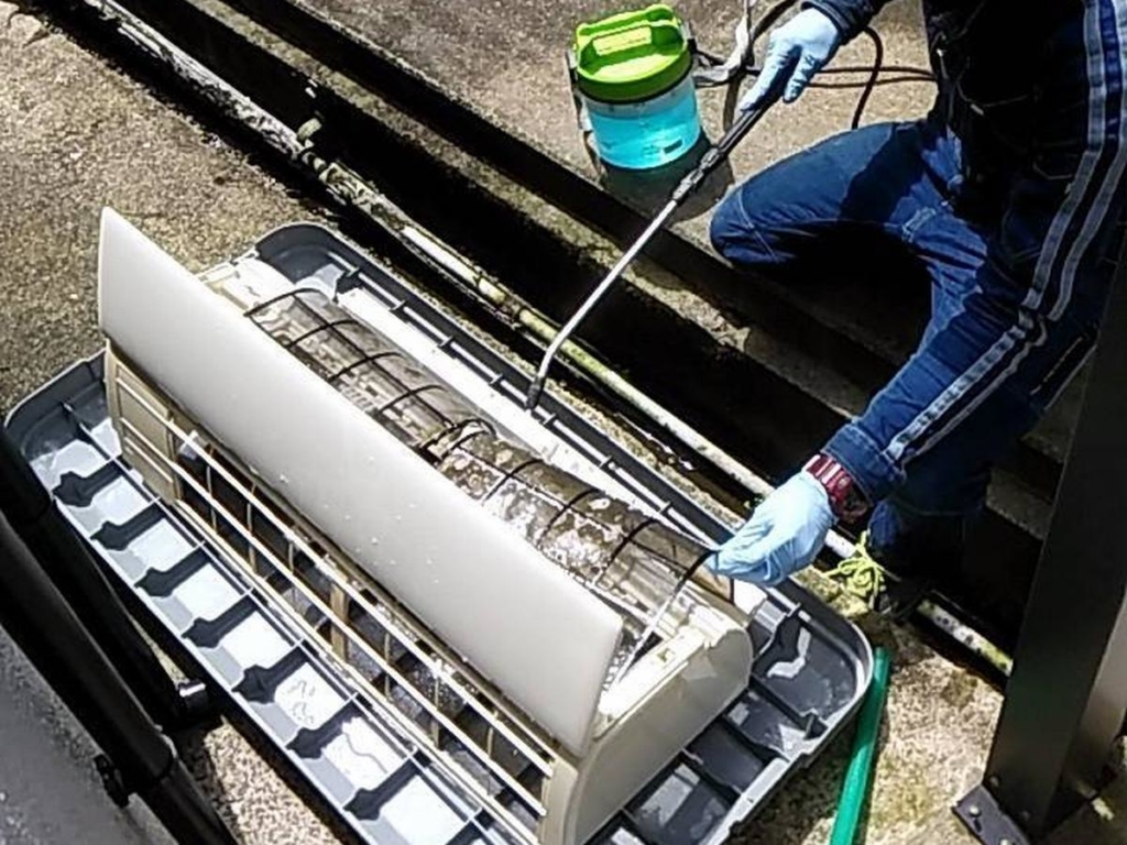 エアコンクリーニング